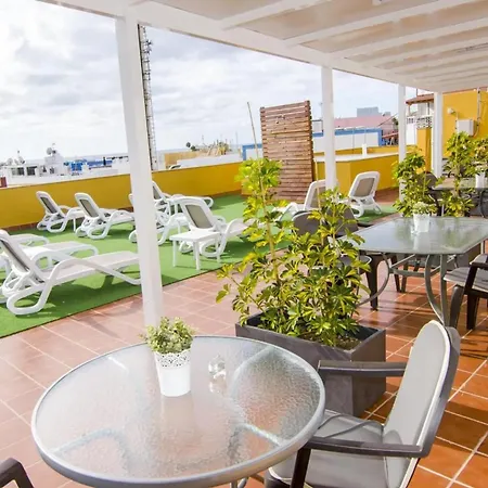 Apartment Seaside Retreat: With Sea View Terrace